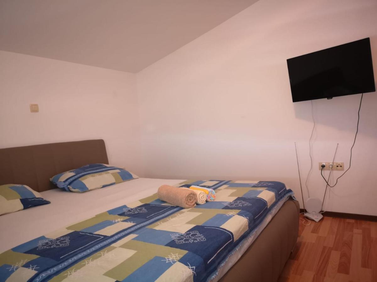 Lena Apartman *
